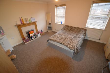 5 bedroom Terraced House to let in The Runway, Hatfield, AL10