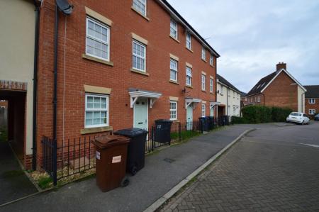 The Runway, Hatfield, AL10