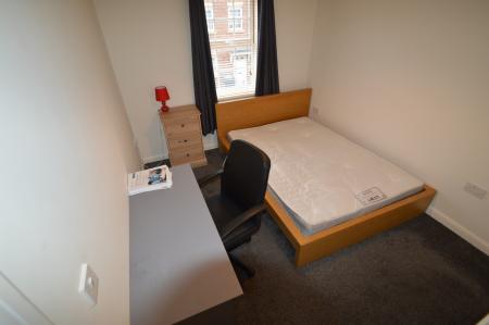 5 bedroom Terraced House to let in The Runway, Hatfield, AL10