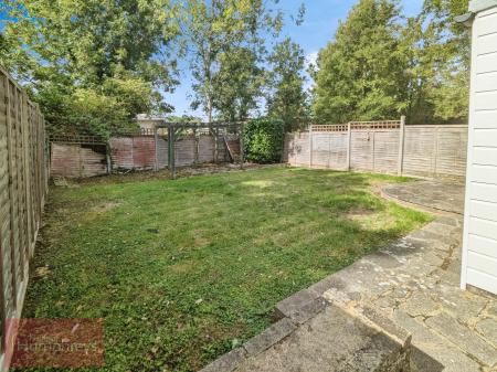 4 bedroom Terraced House to let in Willow Way, Hatfield, AL10