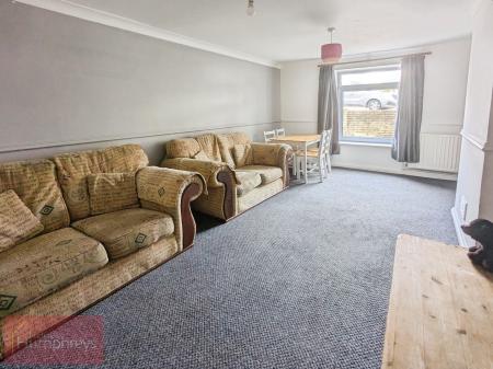 4 bedroom Terraced House to let in Willow Way, Hatfield, AL10