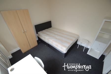 5 bedroom Terraced House to let in Willow Way, Hatfield, AL10