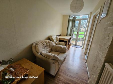 4 bedroom Terraced House to let in Woods Avenue, Hatfield, AL10
