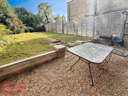 4 bedroom Terraced House to let in Woods Avenue, Hatfield, AL10