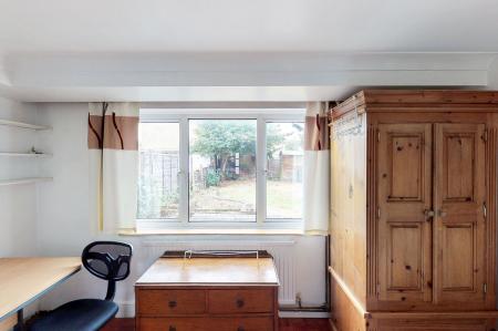 4 bedroom Flat to let in Briars Wood, Hatfield, AL10