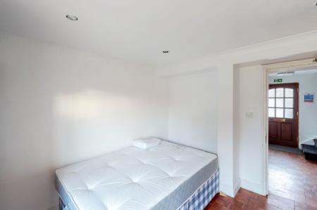 4 bedroom Flat to let in Briars Wood, Hatfield, AL10