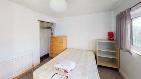 4 bedroom Flat to let in Briars Wood, Hatfield, AL10