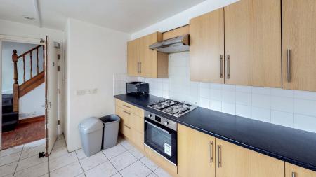 4 bedroom Flat to let in Briars Wood, Hatfield, AL10