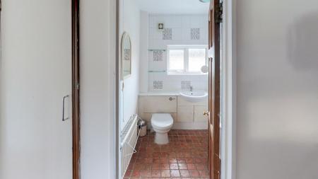 4 bedroom Flat to let in Briars Wood, Hatfield, AL10
