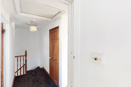 4 bedroom Flat to let in Briars Wood, Hatfield, AL10