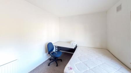 4 bedroom Flat to let in Briars Wood, Hatfield, AL10