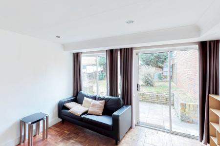 4 bedroom Flat to let in Briars Wood, Hatfield, AL10