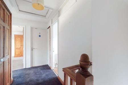 4 bedroom Flat to let in Briars Wood, Hatfield, AL10