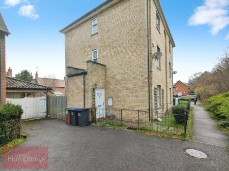 Waight Close, Hatfield, AL10