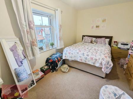4 bedroom Semi-detached house to let in Waight Close, Hatfield, AL10