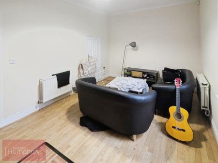 4 bedroom Semi-detached house to let in Waight Close, Hatfield, AL10