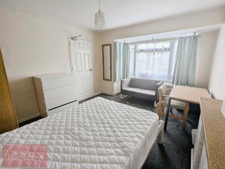 1 bedroom Terraced House to let in Hillcrest, Hatfield, AL10