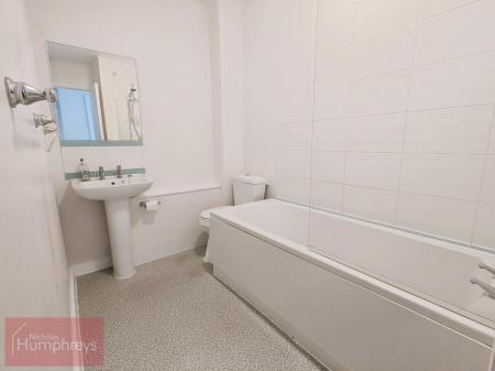 1 bedroom Flat to let in The Cornfields