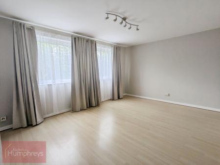 1 bedroom Flat to let in The Cornfields