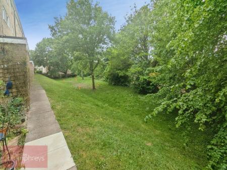 1 bedroom Flat to let in The Cornfields