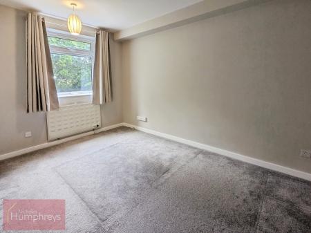 1 bedroom Flat to let in The Cornfields
