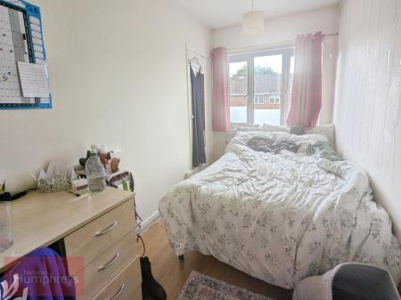 5 bedroom Flat to let in Meadow Croft, Hatfield, AL10