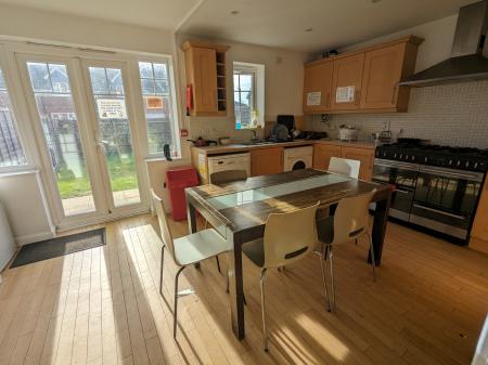 1 bedroom Terraced House to let in Freemans Acre, Hatfield, AL10