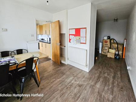 5 bedroom Terraced House to let in Martin Close, Hatfield, AL10