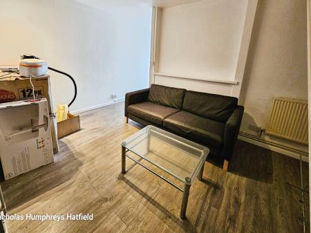 5 bedroom Terraced House to let in Martin Close, Hatfield, AL10