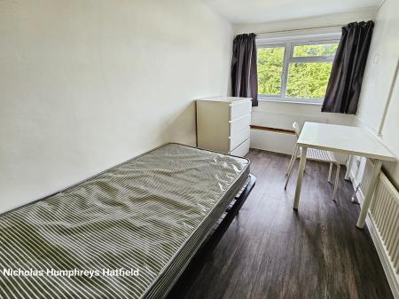 5 bedroom Terraced House to let in Martin Close, Hatfield, AL10