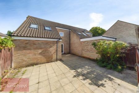4 bedroom Semi-detached house to let in Strawmead, Hatfield, AL10