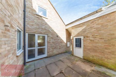 4 bedroom Semi-detached house to let in Strawmead, Hatfield, AL10