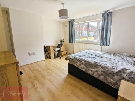 4 bedroom Terraced House to let in Maryland, Hatfield, AL10
