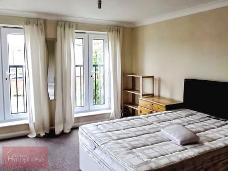 5 bedroom End of terrace house to let in Queen Bee Court, Hatfield, AL10
