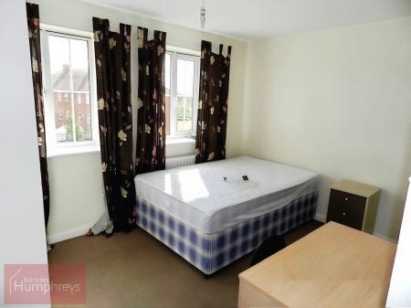 5 bedroom End of terrace house to let in Queen Bee Court, Hatfield, AL10