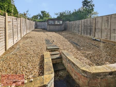 1 bedroom Flat to let in Aldykes, Hatfield, AL10
