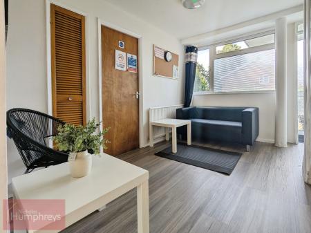 1 bedroom Flat to let in Aldykes, Hatfield, AL10