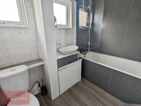 1 bedroom Flat to let in Aldykes, Hatfield, AL10