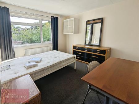 1 bedroom Flat to let in Aldykes, Hatfield, AL10