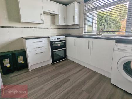 1 bedroom Flat to let in Aldykes, Hatfield, AL10