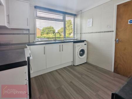 1 bedroom Flat to let in Aldykes, Hatfield, AL10