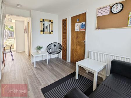 1 bedroom Flat to let in Aldykes, Hatfield, AL10