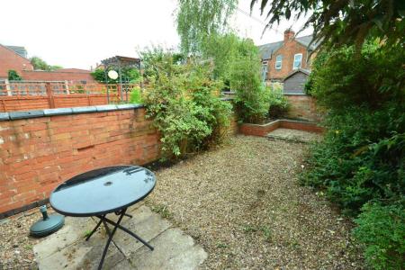 4 bedroom Property to let in Bulwer Road, Leicester