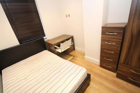 4 bedroom Property to let in Fosse Road South, Leicester