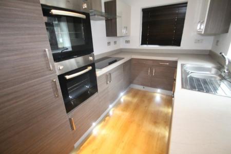 4 bedroom Property to let in Fosse Road South, Leicester
