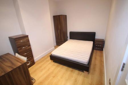 4 bedroom Property to let in Fosse Road South, Leicester