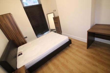 4 bedroom Property to let in Fosse Road South, Leicester