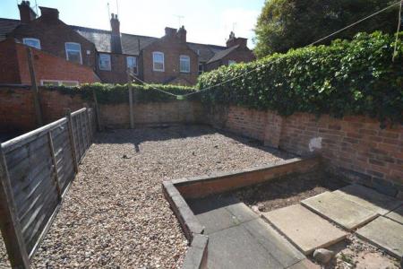 4 bedroom Property to let in Jarrom Street, Leicester