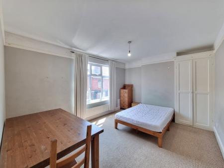 4 bedroom Property to let in Thurlow Road, Leicester