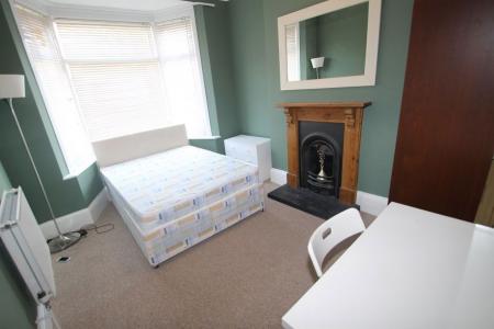 4 bedroom Property to let in Thurlow Road, Leicester